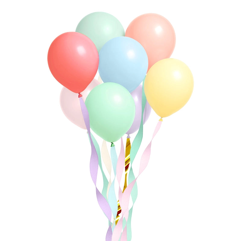 Ensemble de ballons en latex avec rubans en crêpe