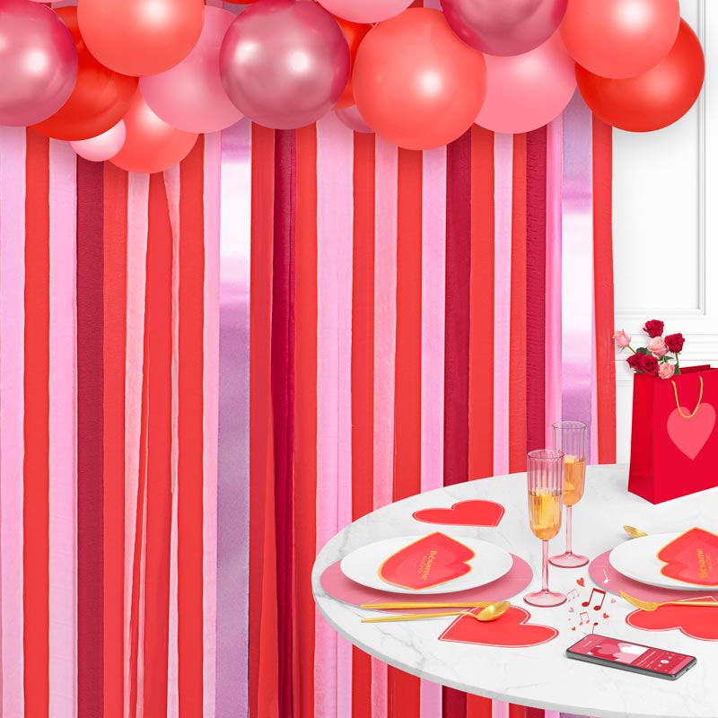 Arco do balão e papel de cortina do Valentine