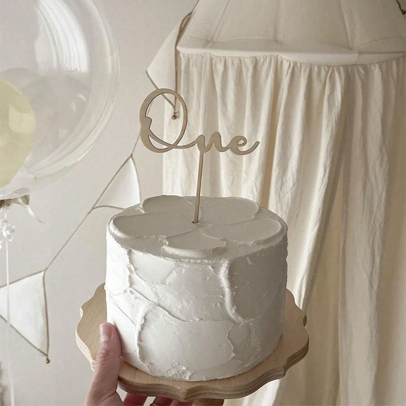 Bolo de tampo de madeira