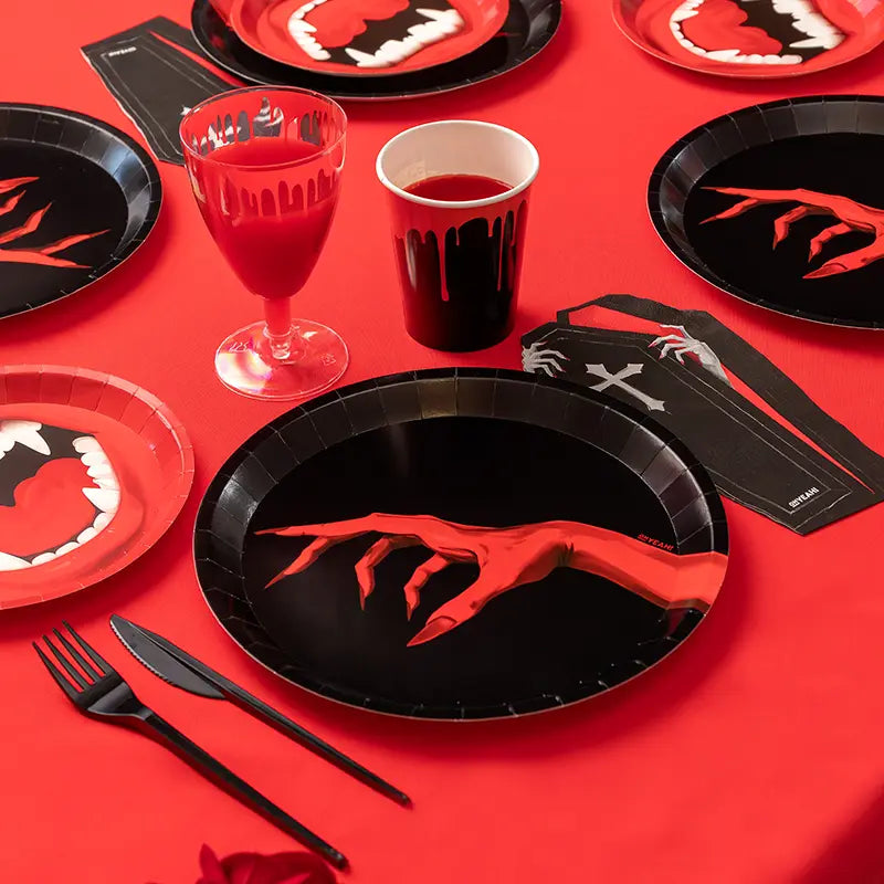 Premium Dracula table kit 12 people