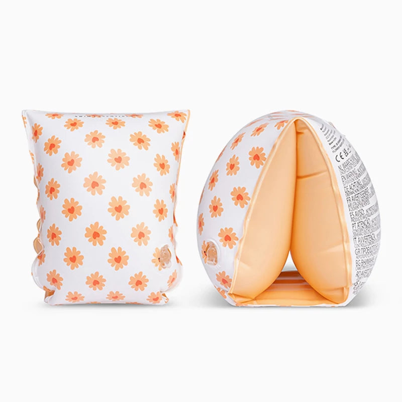 Inspiracion con Manguitos Infantiles Blancos con Flores Naranjas