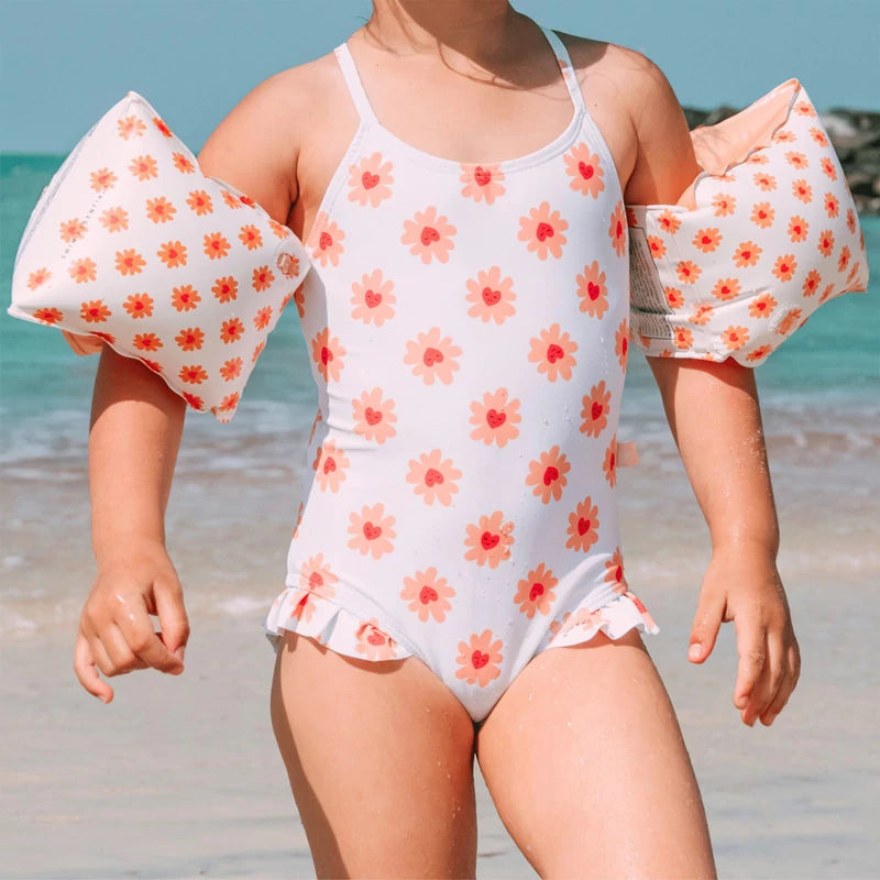 Inspiracion con Manguitos Infantiles Blancos con Flores Naranjas