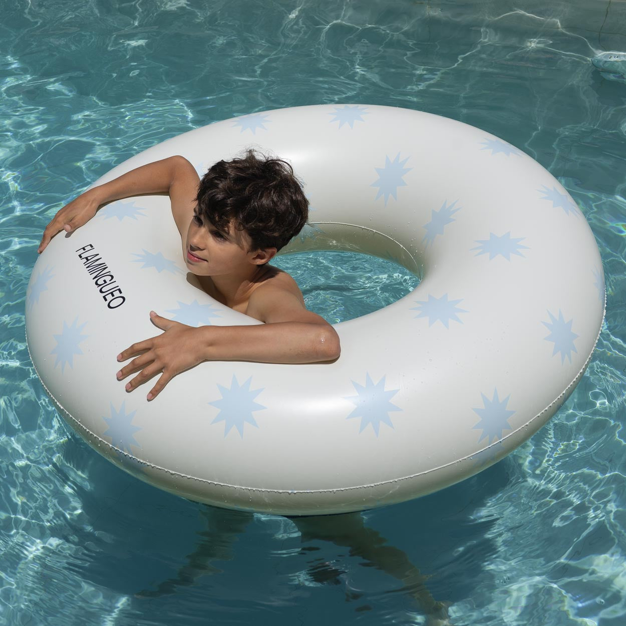 Inspiracion con Flotador Donut Blanco Estrellas Azules