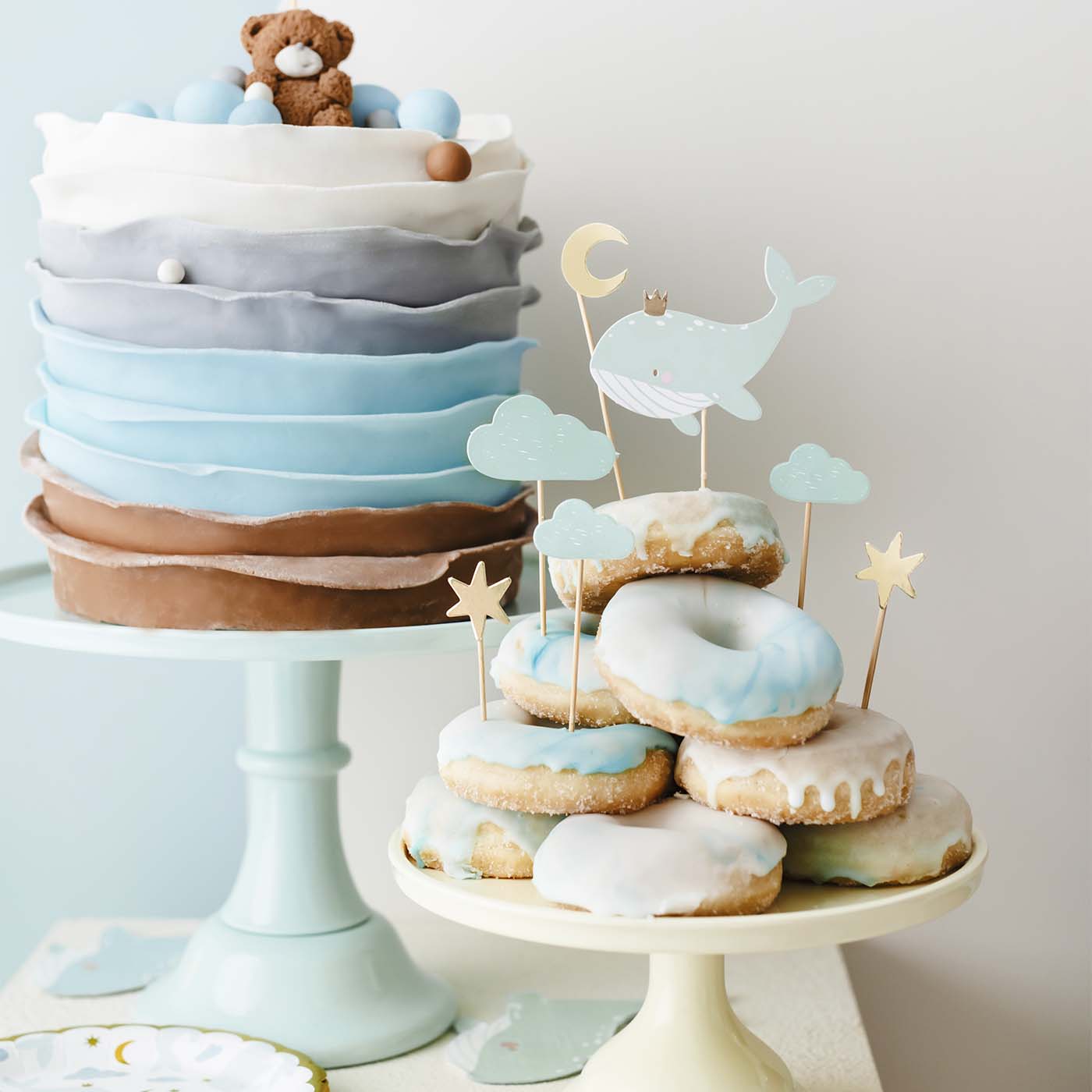 Topper whale cake