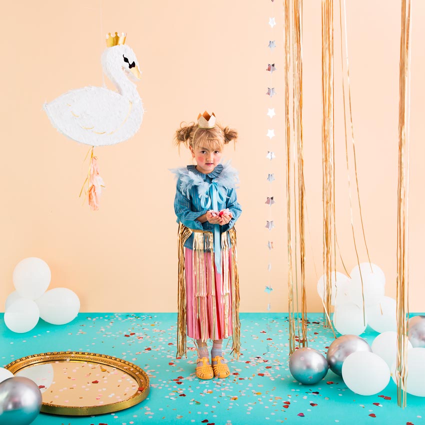 Piñata 3D Cisne – Oh Yeah! by Partylosophy