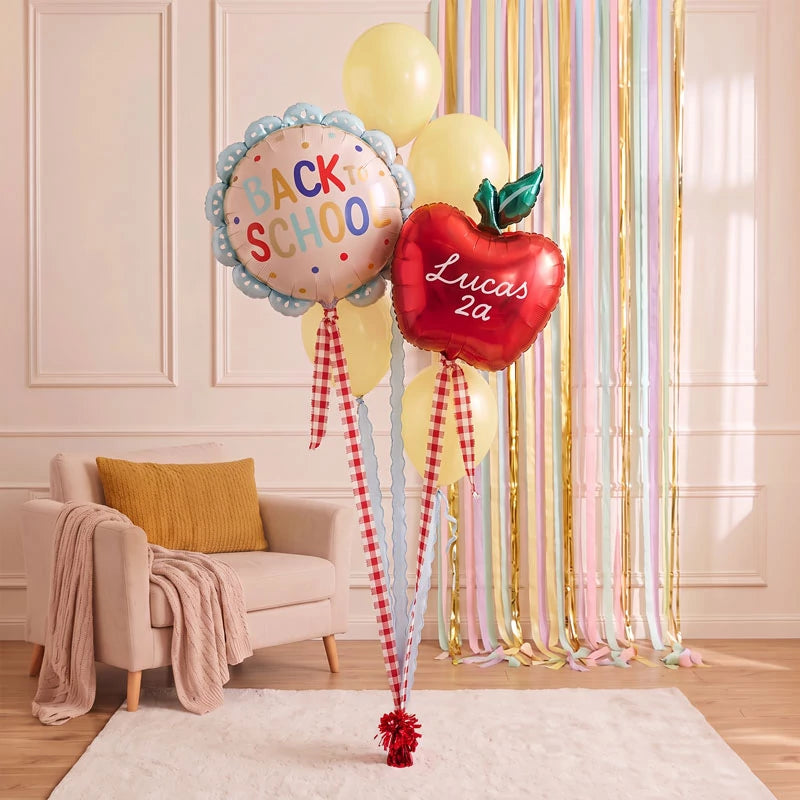 Set di palloncini "Ritorno a scuola" con nome personalizzato e classe in vinile bianco