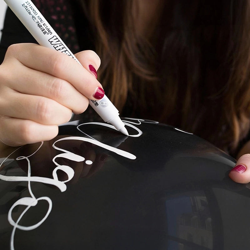 Weißer Permanentmarker