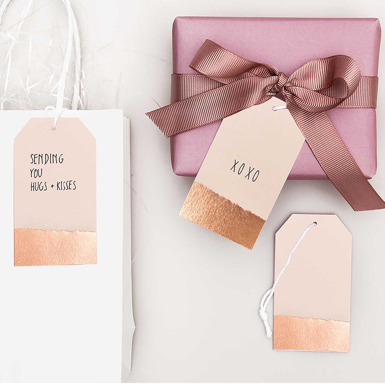 Étiquettes cadeaux en or rose