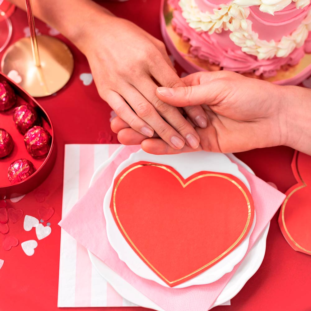 Red heart paper napkins